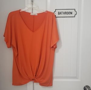 Doiblju knit short sleved top with gathered bottom